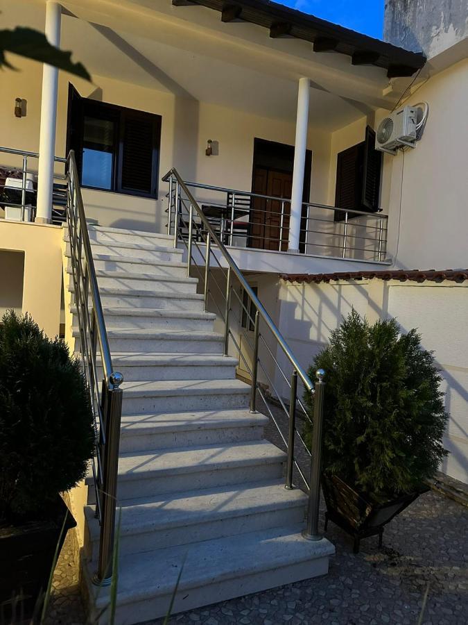 Elby Apartments Berati Exterior foto